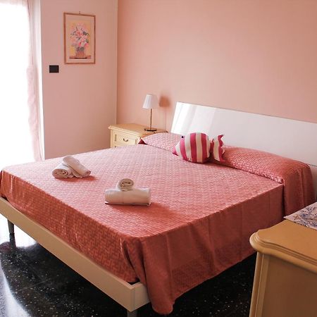 サヴォーナCasa Mariuccia - A Due Passi Dal Mareアパートメント エクステリア 写真