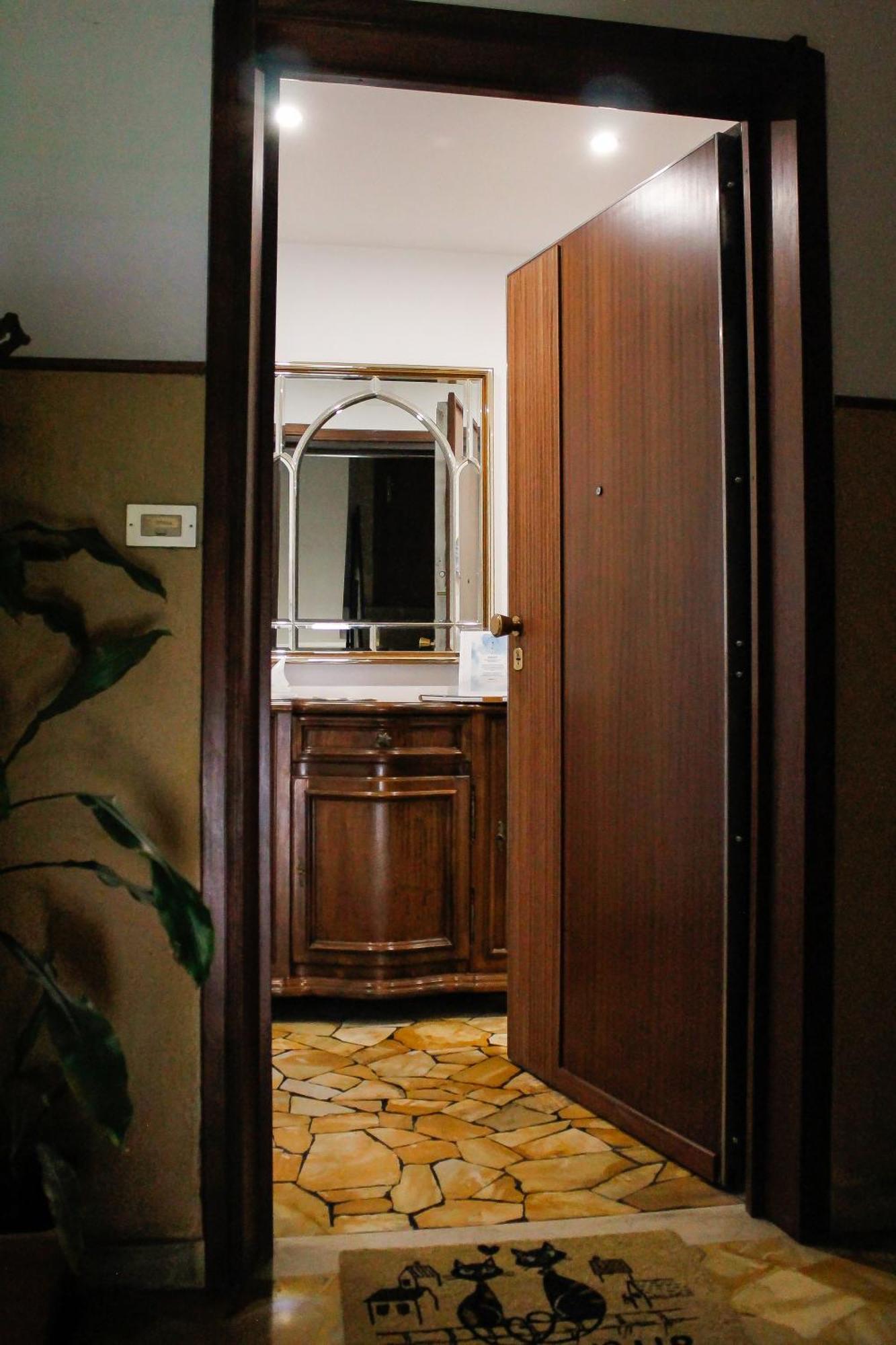 サヴォーナCasa Mariuccia - A Due Passi Dal Mareアパートメント エクステリア 写真